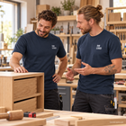 Gestaltungsbeispiel: Handwerker in Business T-Shirts mit individuellem Brustlogo