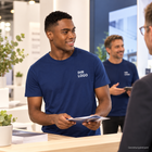 Gestaltungsbeispiel: Business T-Shirts mit Brustlogo für ein Messeteam